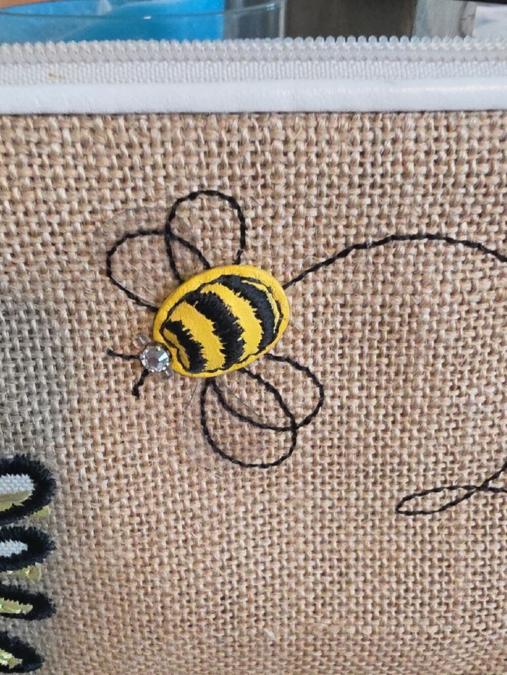 Coach Vintage Straw Beige Sunflower & Bee Wristlet - Picture 3 of 6